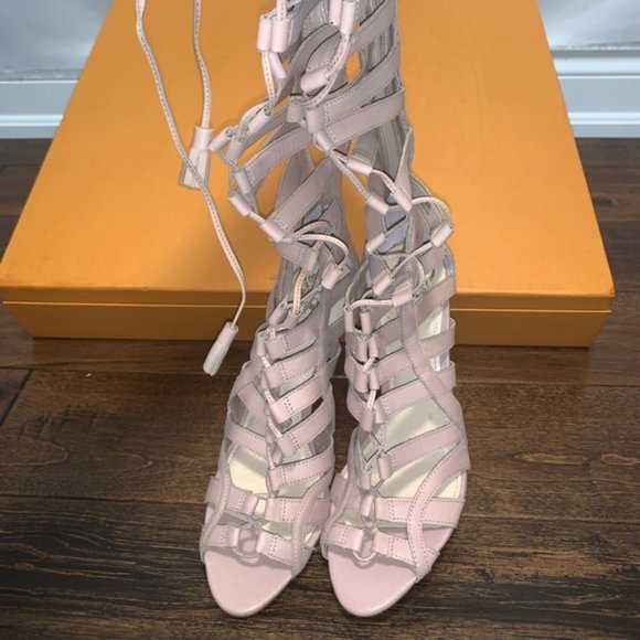 ✨SOLD✨ VINCE CAMUTO ‘OLIVIAN’ Nude Gladiator Heels - Picture 5 of 9